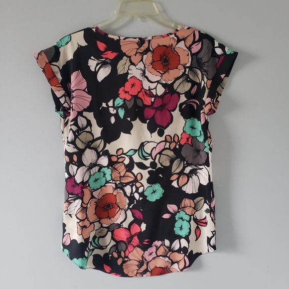 Express Floral Top - Picture 2 of 6